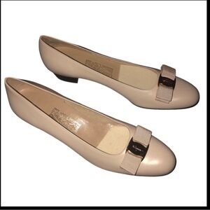 Salvatore Ferragamo Nude/Beige Vara Bow Leather Flats
